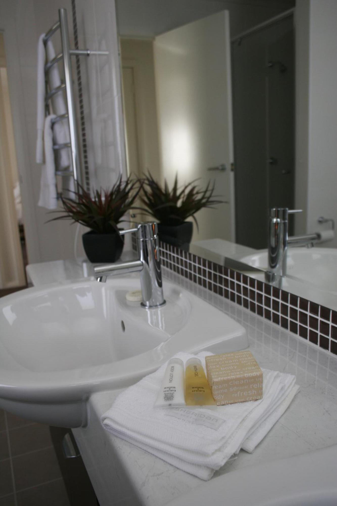 Encore Apartments บาเทิร์สต์ ห้อง รูปภาพ